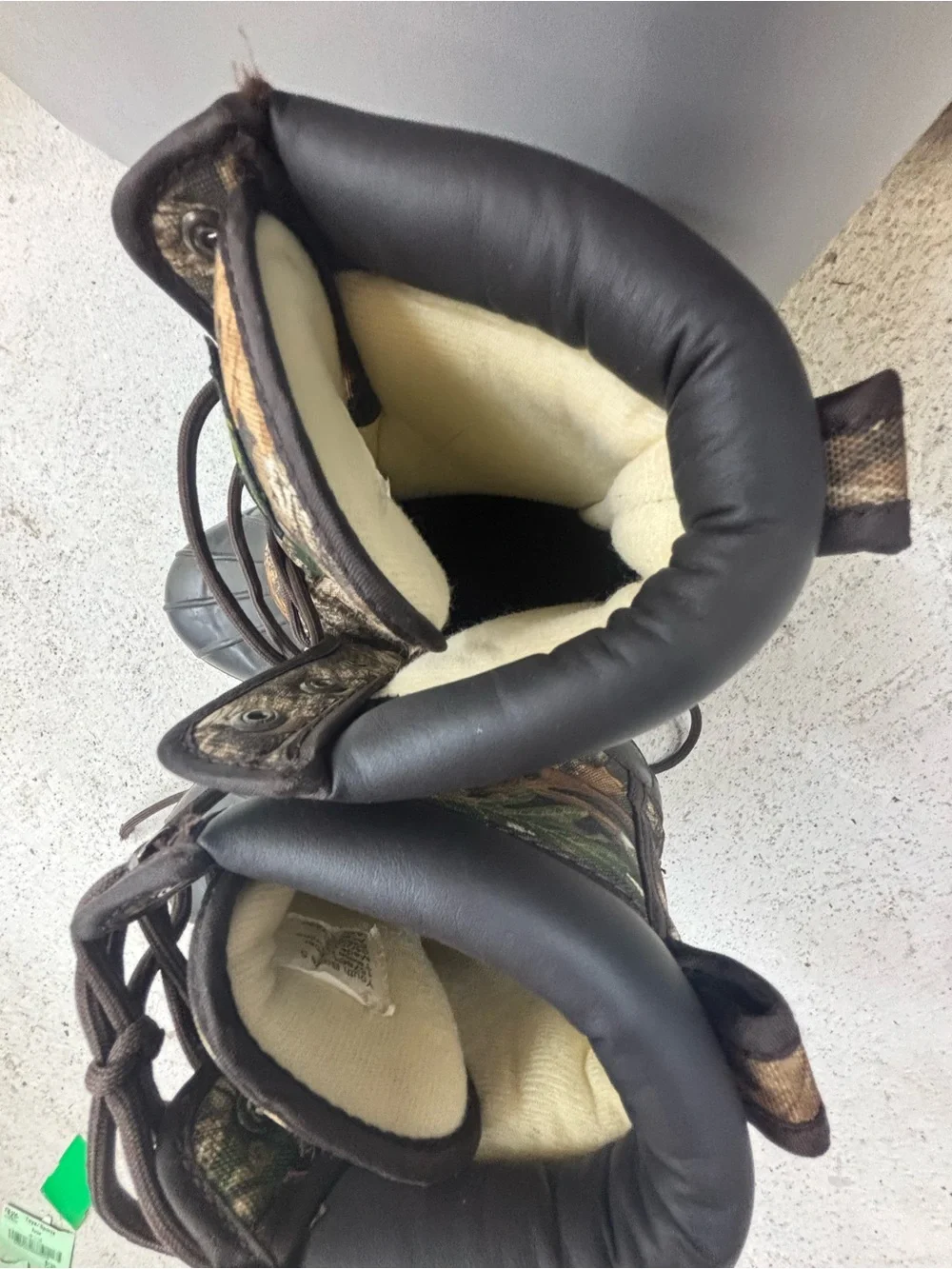 Magellan Realtree camo insulated hunting snow boots youth boy size 5